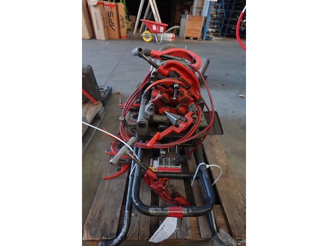 Elektrische pijpdraadsnijmachine ridgid - afbeelding 3 van  8