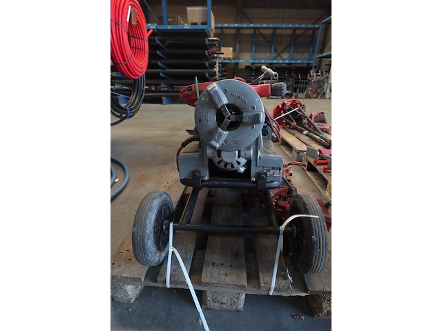 Elektrische pijpdraadsnijmachine ridgid - afbeelding 4 van  8
