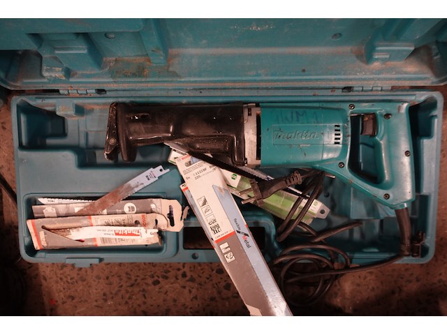 Elektrische reciprozaagmachine + schuurmachine makita - afbeelding 3 van  5