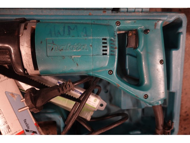 Elektrische reciprozaagmachine + schuurmachine makita - afbeelding 5 van  5