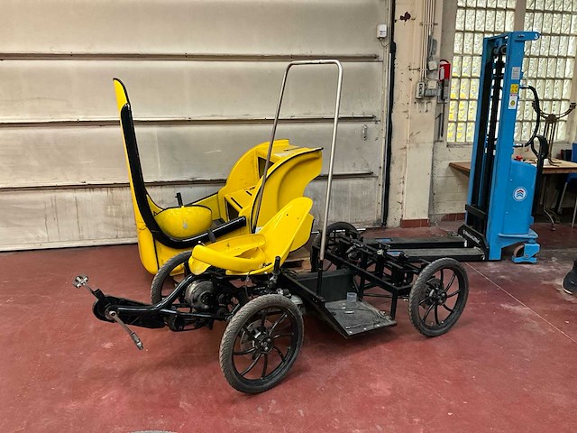 Elektrische riksja ligfiets met toebehoren - afbeelding 1 van  11