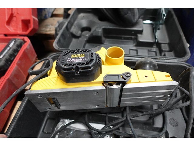 Elektrische schaafmachine stanley - afbeelding 3 van  4