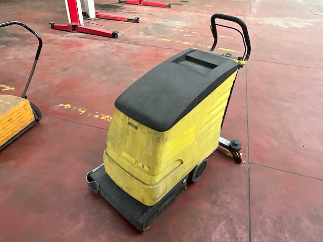 Elektrische schrob-/zuigmachine (vloerschrobmachine), duwmodel - afbeelding 1 van  4