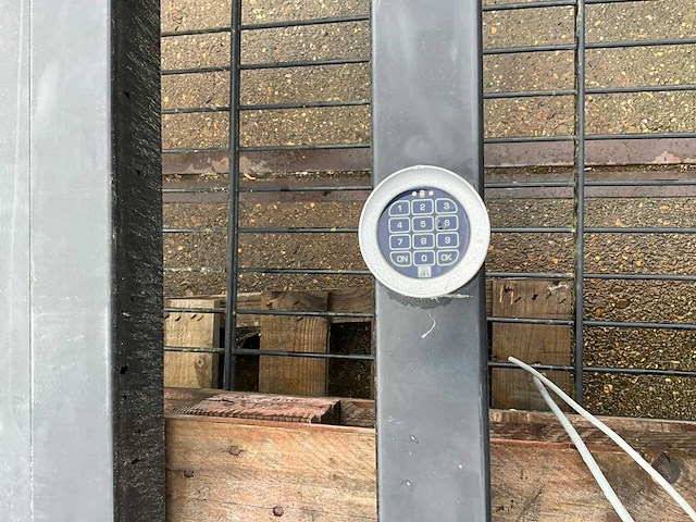 Elektrische schuifpoort met motor. - afbeelding 3 van  6