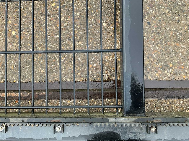 Elektrische schuifpoort met motor. - afbeelding 6 van  6