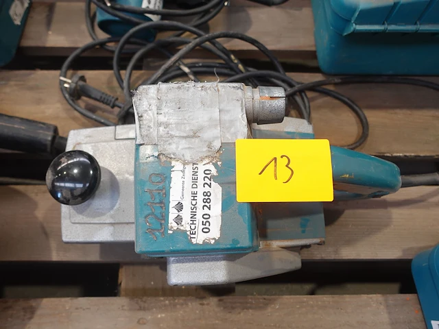 Elektrische schuurbandmachine makita - afbeelding 2 van  3