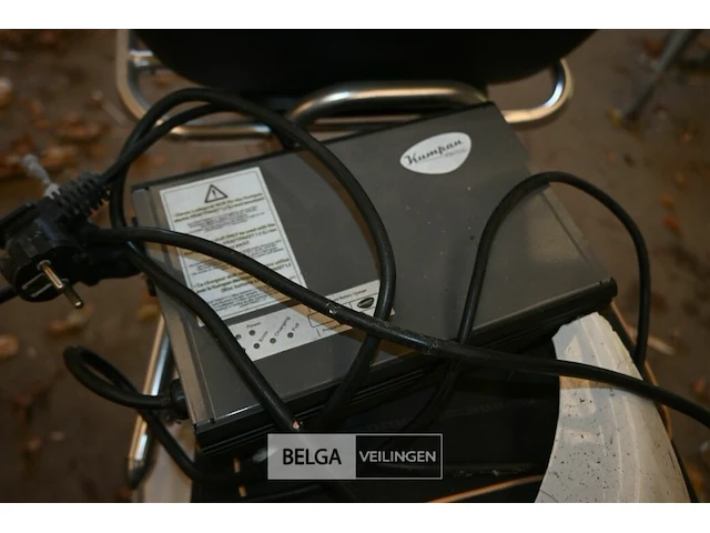 Elektrische scooter kumpan - afbeelding 2 van  12