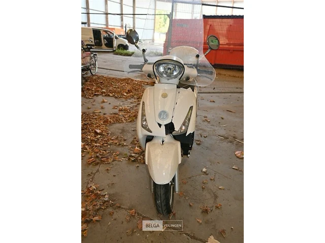 Elektrische scooter kumpan - afbeelding 8 van  12