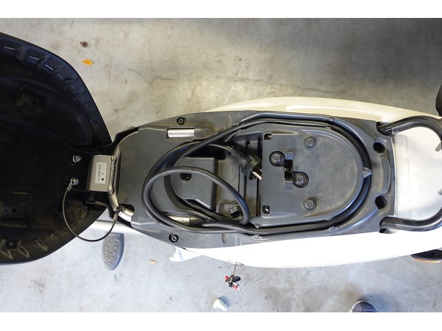 Elektrische scooter yamaha - afbeelding 2 van  10