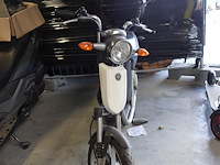 Elektrische scooter yamaha - afbeelding 4 van  10