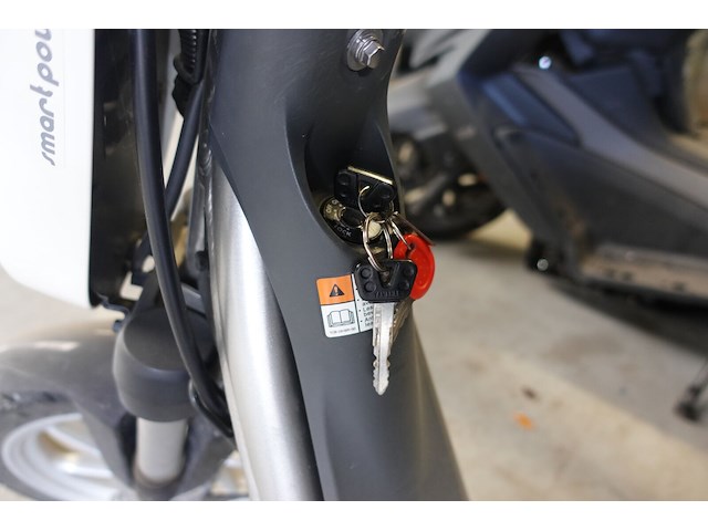 Elektrische scooter yamaha - afbeelding 7 van  10