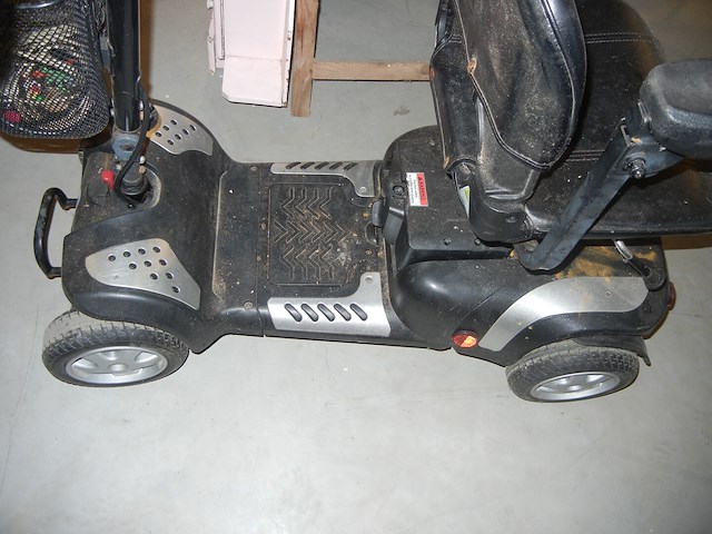 Elektrische senioren scooter + koffer - afbeelding 4 van  4