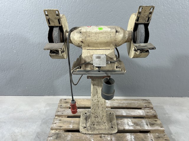 Elektrische slijpmolen op sokkel - afbeelding 1 van  5