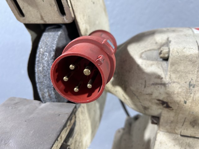 Elektrische slijpmolen op sokkel - afbeelding 3 van  5