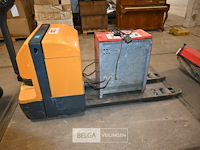 Elektrische stapelaar + batterijlader - afbeelding 2 van  7