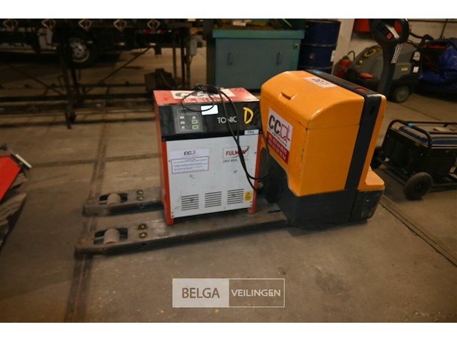 Elektrische stapelaar + batterijlader - afbeelding 4 van  7