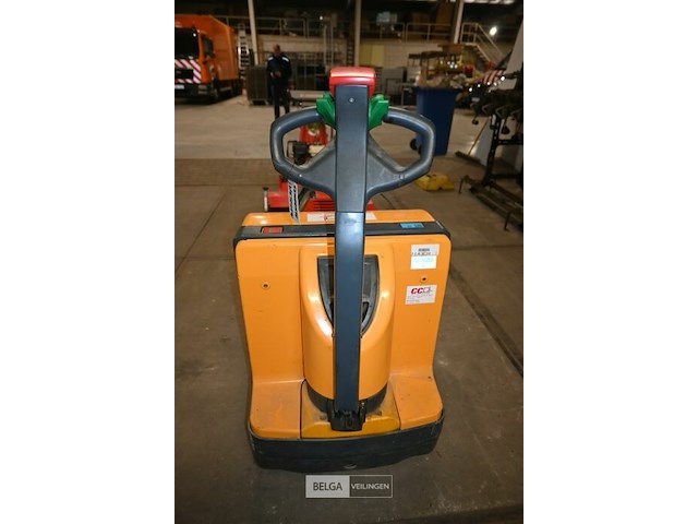 Elektrische stapelaar + batterijlader - afbeelding 5 van  7