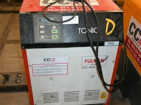 Elektrische stapelaar + batterijlader - afbeelding 6 van  7