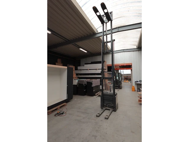 Elektrische stapelaar crown - afbeelding 4 van  7