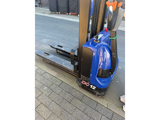 Elektrische stapelaar dc12 – 1200 kg – 3 meter - afbeelding 10 van  11