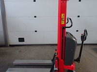 Elektrische stapelaar logitrans