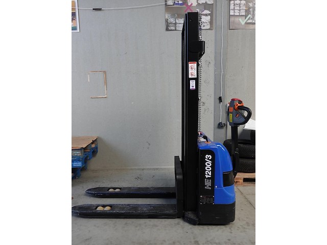 Elektrische stapelaar solidhub - afbeelding 1 van  6