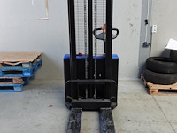 Elektrische stapelaar solidhub - afbeelding 2 van  6