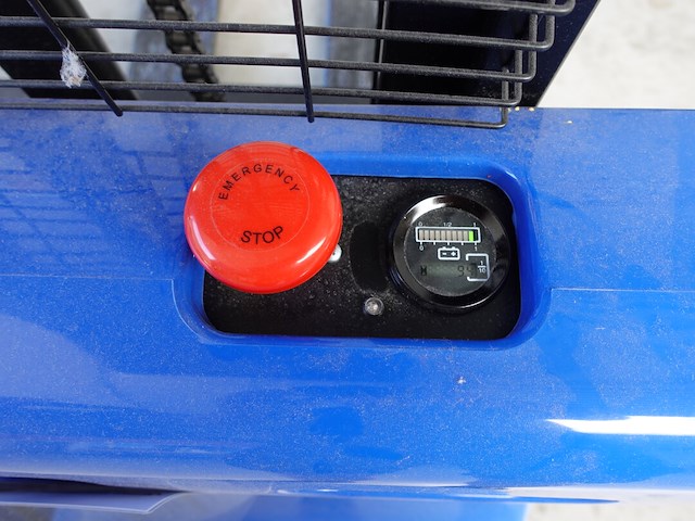 Elektrische stapelaar solidhub - afbeelding 4 van  6