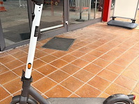 Elektrische step audi, bouwjaar: 2020, type: g30d, chassisnummer: xn4nk5gp3lc015226, met laadkabel