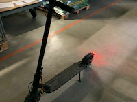 Elektrische step, merk mi, zonder verdere gegevens. - afbeelding 3 van  4