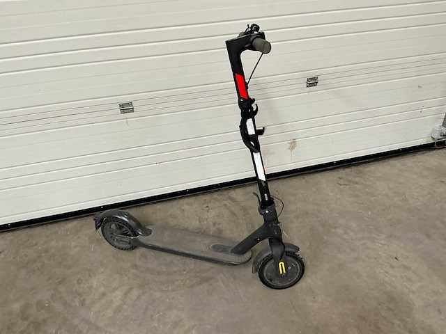 Elektrische step - afbeelding 1 van  1