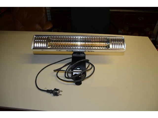 Elektrische terrasverwarmer, oven silvercrest, microgolfoven zanker, papierversnipperaar - afbeelding 6 van  9