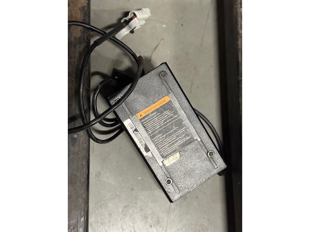 Elektrische transpalet met lader - afbeelding 2 van  10