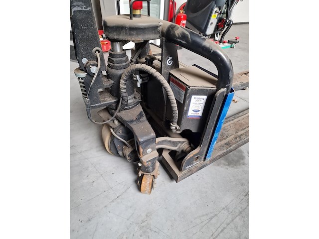 Elektrische transpalet met lader - afbeelding 8 van  10