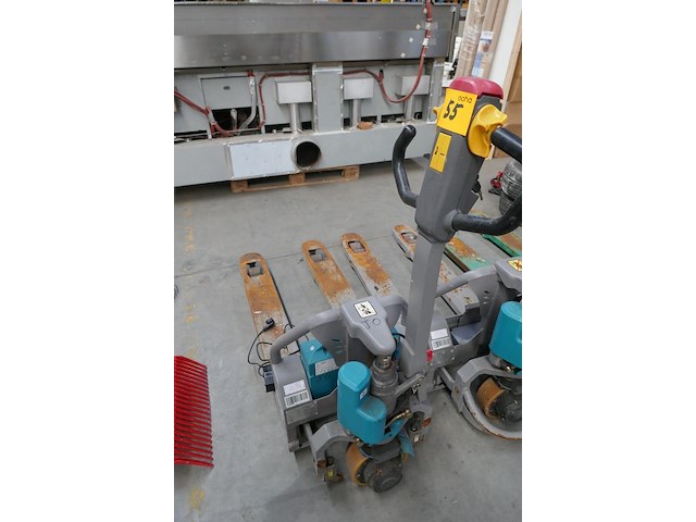 Elektrische transpallet jungheinrich ( met batterij en batterijlader ) - afbeelding 1 van  8