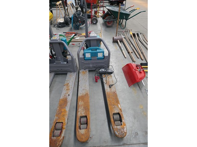 Elektrische transpallet jungheinrich ( met batterij en batterijlader ) - afbeelding 2 van  8