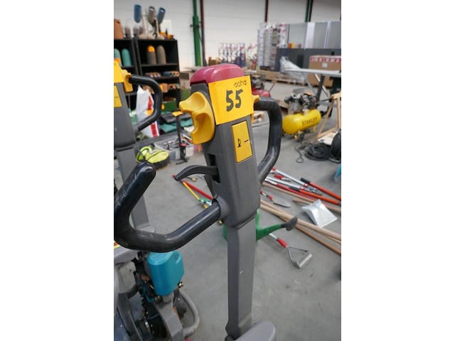 Elektrische transpallet jungheinrich ( met batterij en batterijlader ) - afbeelding 4 van  8