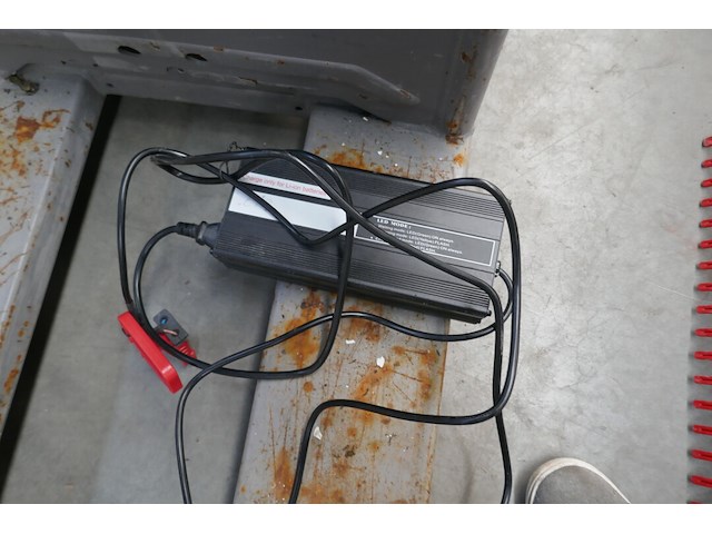 Elektrische transpallet jungheinrich ( met batterij en batterijlader ) - afbeelding 5 van  8