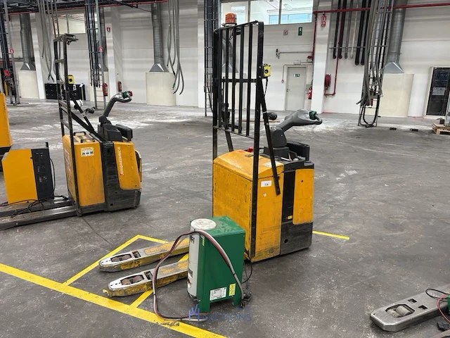 Elektrische transpallet jungheinrich - afbeelding 1 van  22