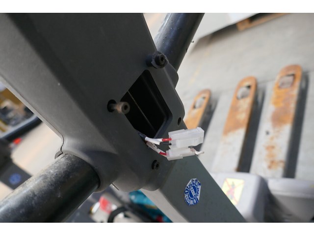 Elektrische transpallet ( zonder batterij en starter ) - afbeelding 8 van  10