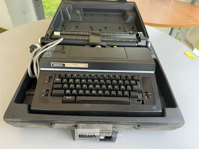 Elektrische typemachine brother - afbeelding 1 van  3