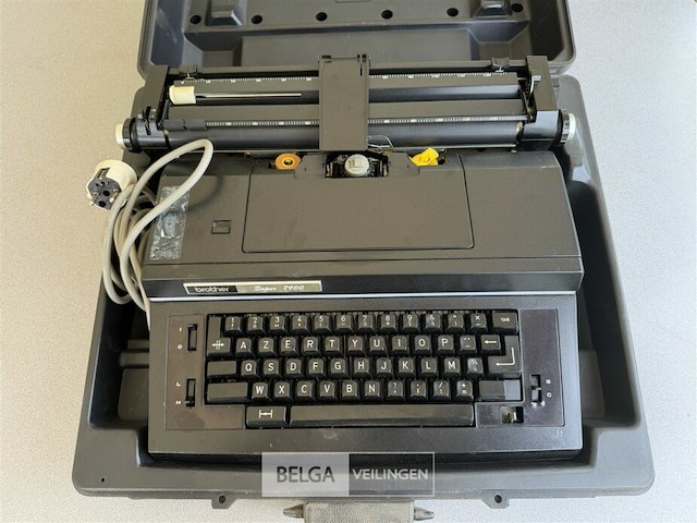 Elektrische typemachine brother - afbeelding 2 van  3