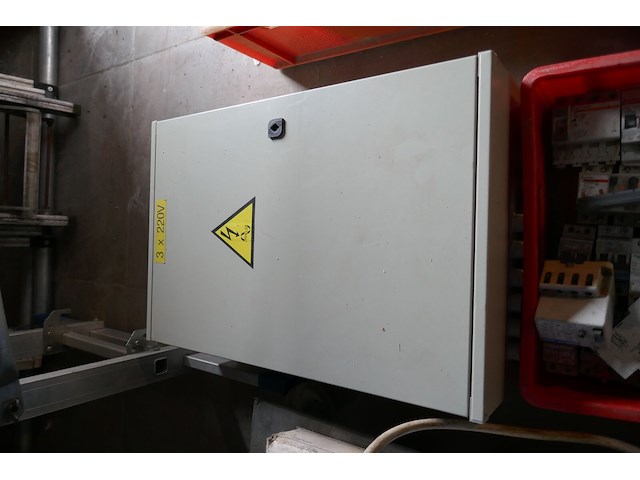 Elektrische verdeelkast + dergelijken - afbeelding 2 van  4