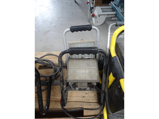 Elektrische verwarming stanley + 3x halogeen straler - afbeelding 2 van  5