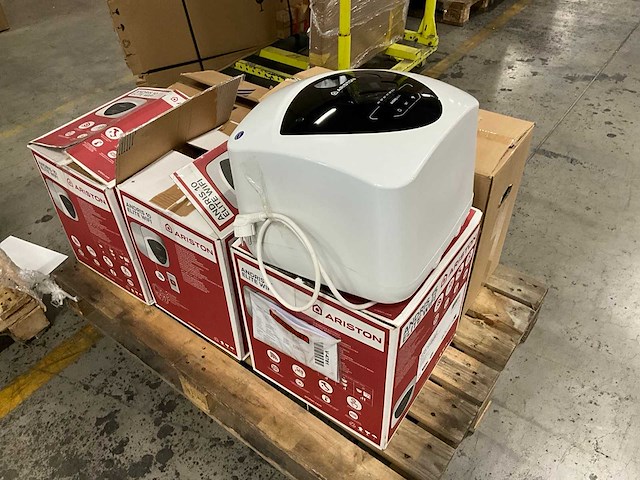 Elektrische waterverwarmers en warmtewisselaar (5x) - afbeelding 1 van  9
