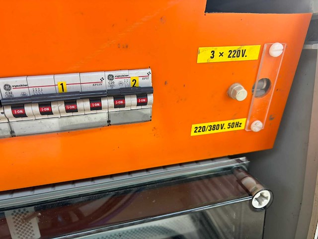 Elektrische werfkast / verdeelkast 3-fase 400v – met aansluitingen - afbeelding 4 van  8