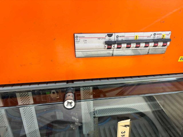 Elektrische werfkast / verdeelkast 3-fase 400v – met aansluitingen - afbeelding 7 van  8