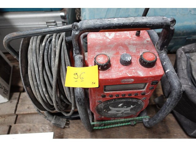 Elektrische werkradio + kabel op rol - afbeelding 1 van  3