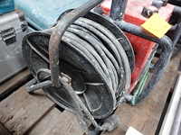 Elektrische werkradio + kabel op rol - afbeelding 2 van  3