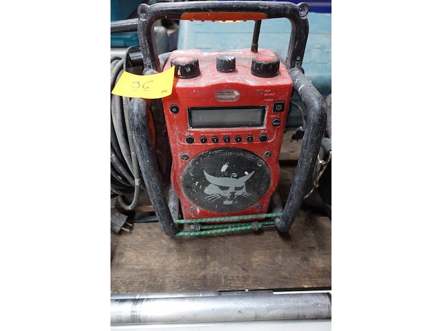 Elektrische werkradio + kabel op rol - afbeelding 3 van  3